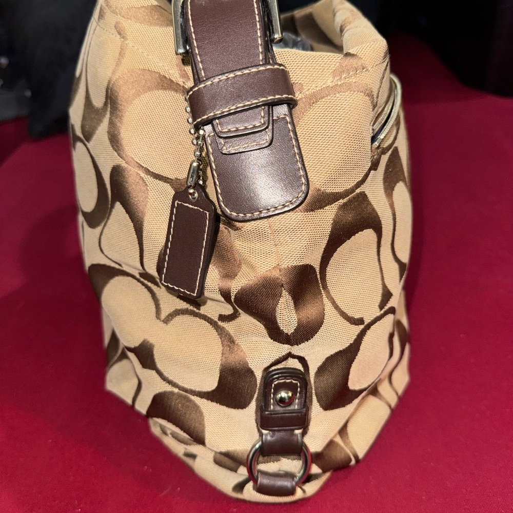 Coach Tan and Brown Signature Shoulder Bag Turns To Crossbody Bag - Picture 10 of 13